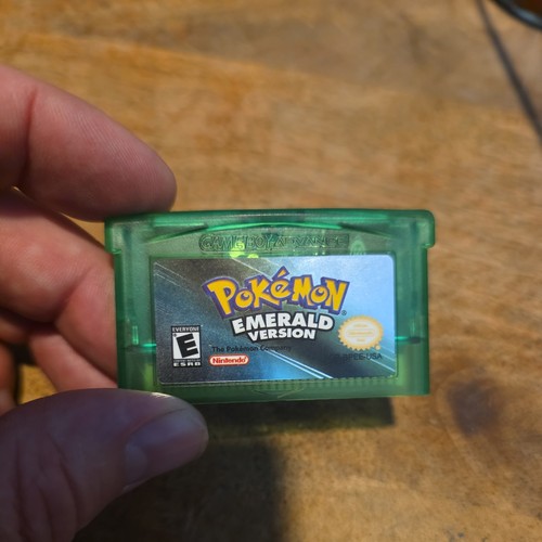 Nintendo pokémon emerald - nintendo,